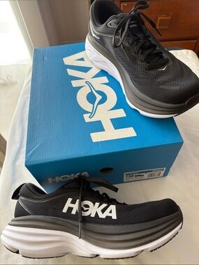 Hoka Black and White Bondi 8 Athletic Sneakers Women’s Sz 7 1/2
